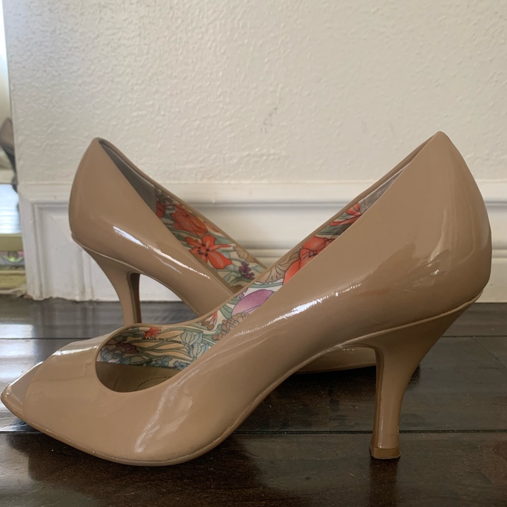 TAHARI | Tahiti Nude Heels